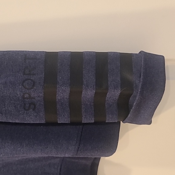 Tommy Hilfiger Sweatshirt Womens Large Blue Black Fleece Lined Pullover Cropped - Picture 2 of 6